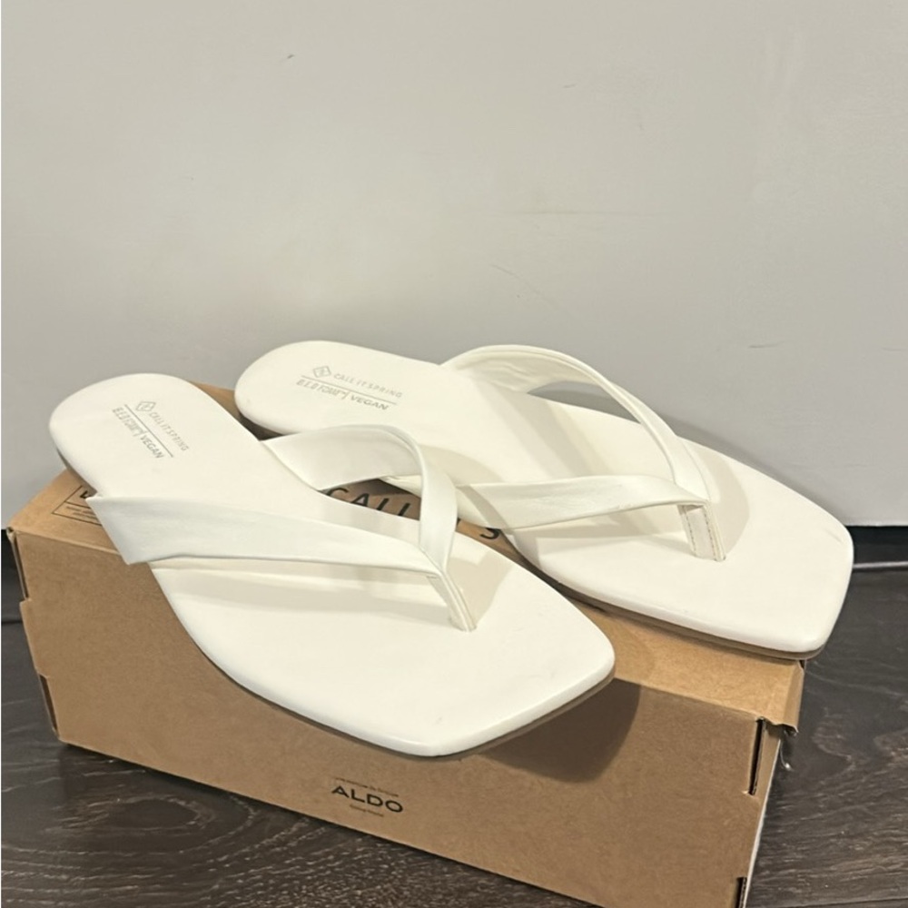 White Sandals (7.5)